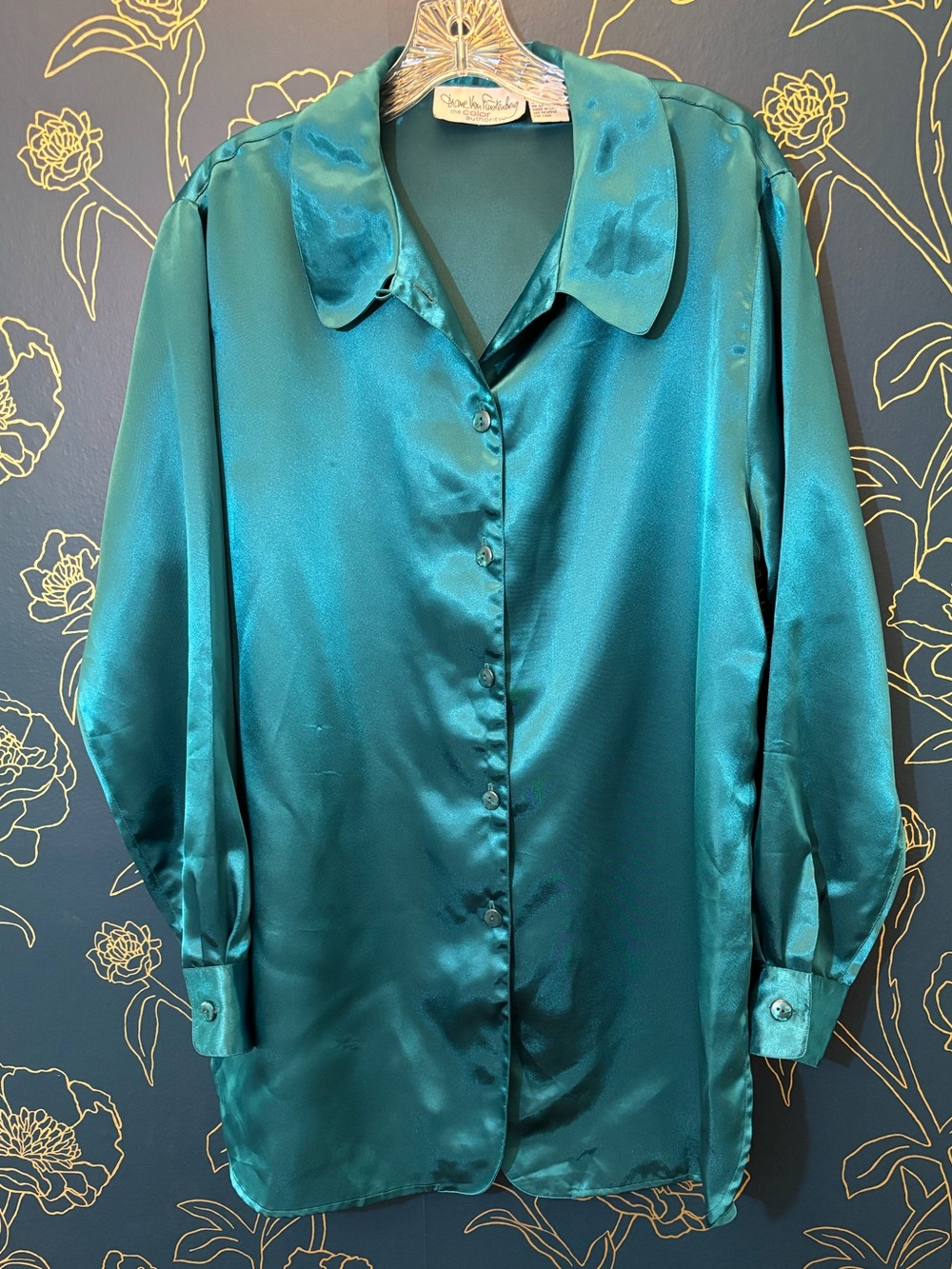 Satin DIANE VON FURSTENBERG vintage BLOUSE top COLLAR button front MEDIUM